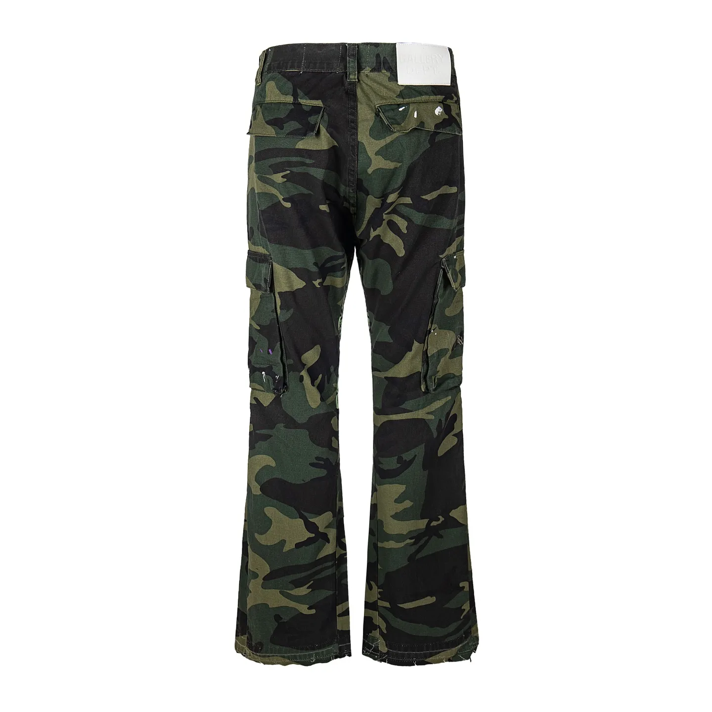 P250 Chrome Hearts Gallery 2025 new camouflage stitching multi-pocket couple bootcut jeans are a hot trend this season and are sought after by countless celebrities and fashionistas. The neat details of the cutting process add color to the playful fashion! The neat and meticulous design, and the well-fitting structure is unique. The upper body not only has outstanding recognition, but also looks younger and younger. A style with the ultimate wearing meaning and performance, gorgeous color matching, and the craftsmanship of this style is also extremely extraordinary. After the finished product is washed, it is disassembled and hand-made with sheepskin cross leather and then spliced ​​together to complete. The whole piece has too many craftsmanship to describe. It is decorated with patchwork cross flowers and high-waisted washed jeans! ! Absolutely high-end luxury product, a god-level single product, a super popular product, made by top heavy industry, a magic weapon that cannot be missed to hit the streets. Style number: 1846 Size: 28 30 32 34 36 Color: camouflage